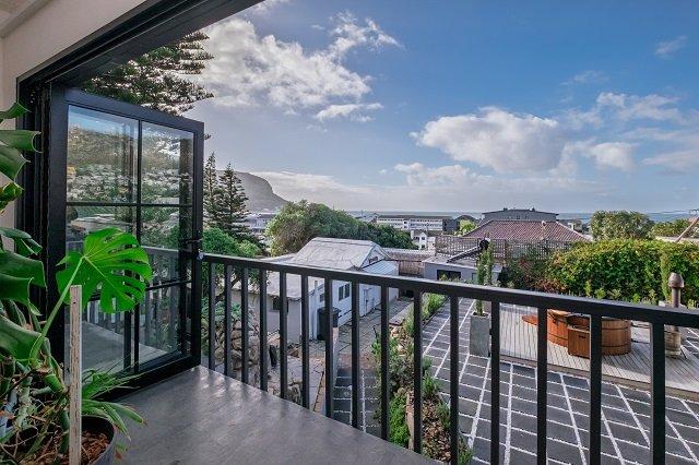 4 Bedroom Property for Sale in Fish Hoek Western Cape